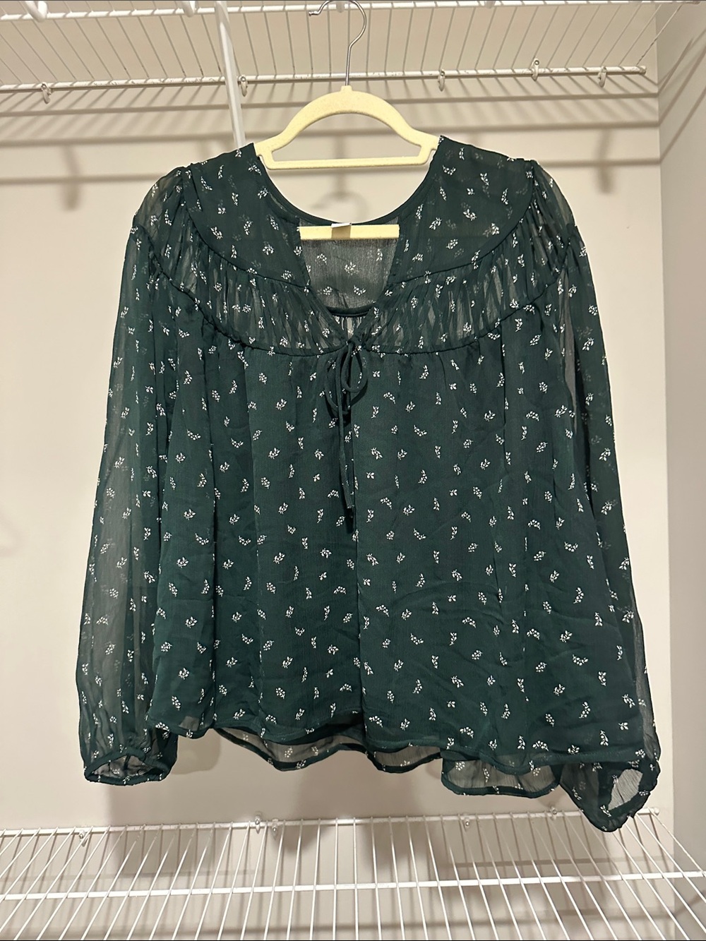 Old Navy Dark Green Floral Tie-Front Blouse